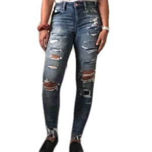 Womens American Eagle Jeans. Ripped, size 0 short. Next level stretch.